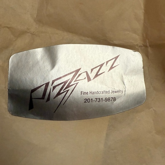 🔴 Pizzazz Handmade clip on earrings - Picture 6 of 6